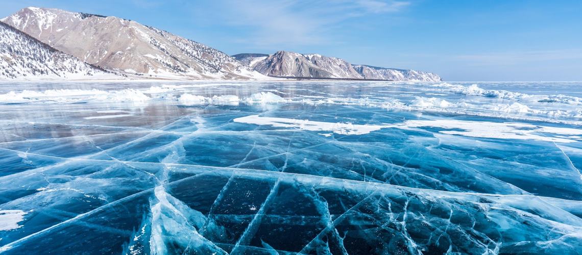 Когда замерзает Байкал: что можно увидеть только здесь
